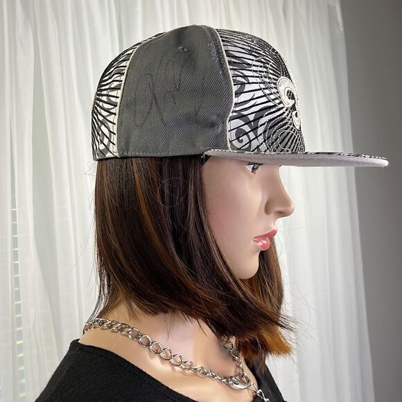 City Hunter Fleur De Lis Original Flat - Picture 2 of 7